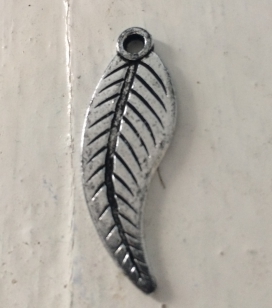 Acrylic Charm Silver Leaf 39mm R45 +/ 74 pieces