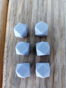 Silicone Hexagon 15mm Light Grey R70 10 Pieces