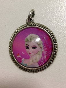 Pink Elsa Pendant R20 or Buy Any 10 for R100 (R10 each Wholesale)