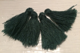 Tassel 12-Dark Green R30 (20 pieces)