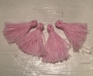 Tassel 4-Pink-R30 (20 pieces)